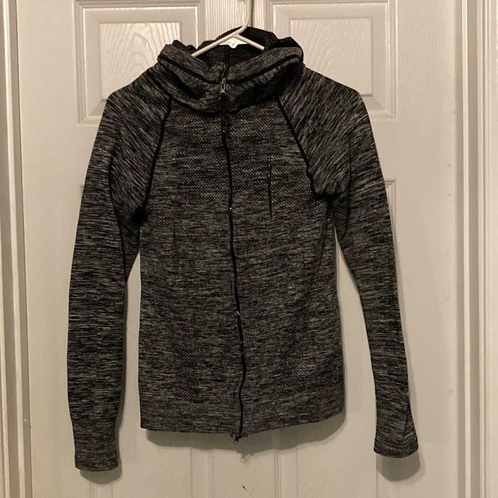 Workout zip up